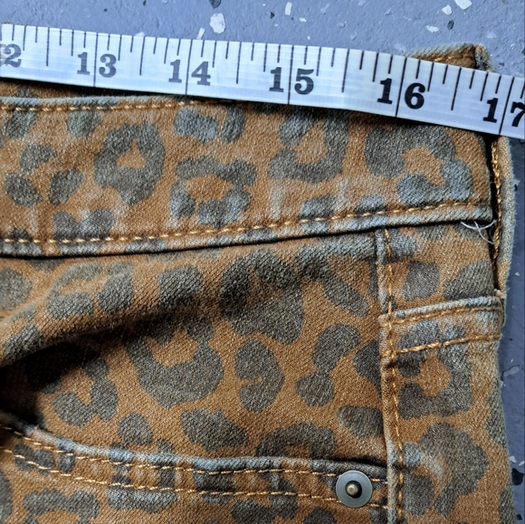 Leopard print high rise denim jeans - Picture 9 of 11